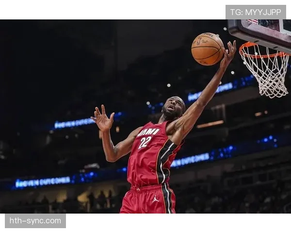 维金斯突破掩护打出高效得分，提升勇士关键时刻进攻威胁